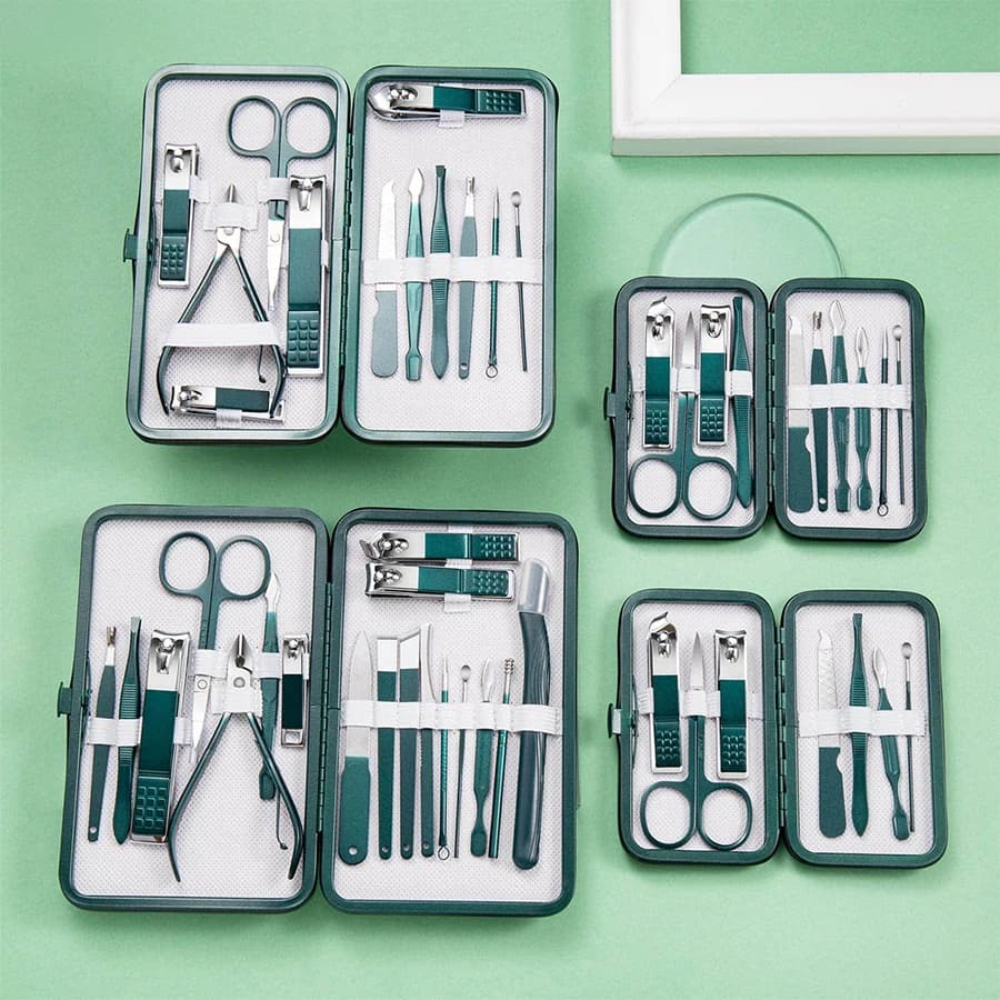 Green stainless steel Nail Clippers Set 6-18 pieces Nail set leather Case Professional Foot and Facial Care kit