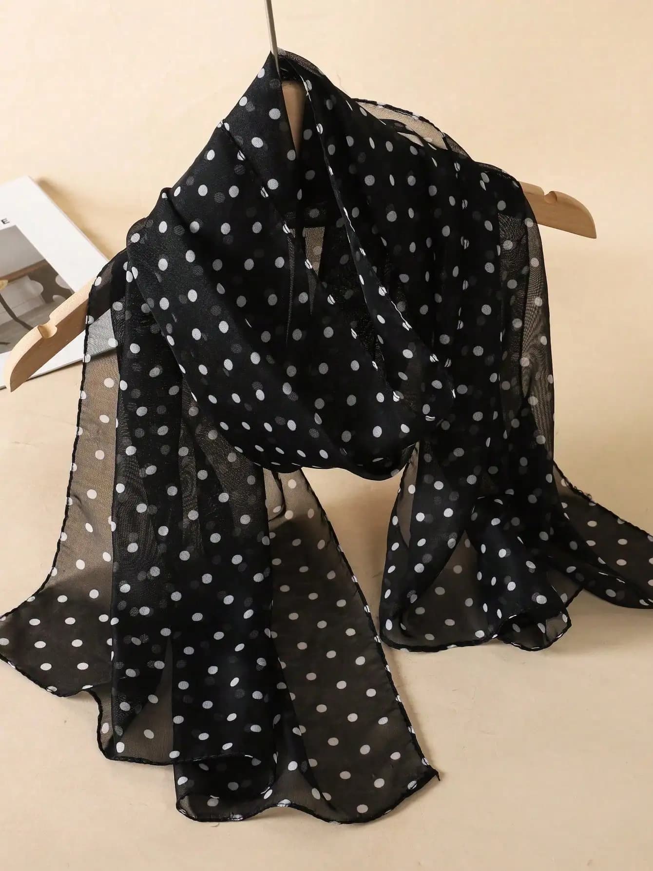 Sciarpa in chiffon stampata a pois classica ed elegante da donna, leggera e traspirante, 1 pezzo