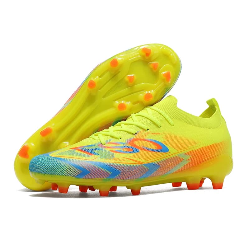 Scarpe da Calcio Professionali con Supporto alla Caviglia, Puntale Antiurto, Suola Ammortizzante, Design con Tacchetti Durevoli per Uso Esterno