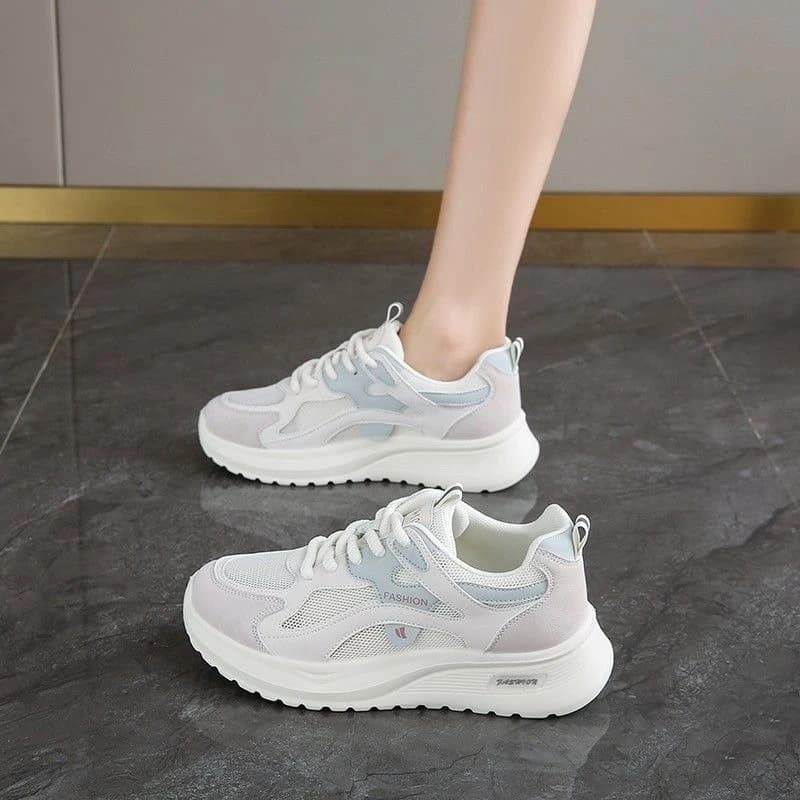 2025 Nuove scarpe sportive alla moda da donna Scarpe vulcanizzate traspiranti in mesh Scarpe da corsa leggere per esterni