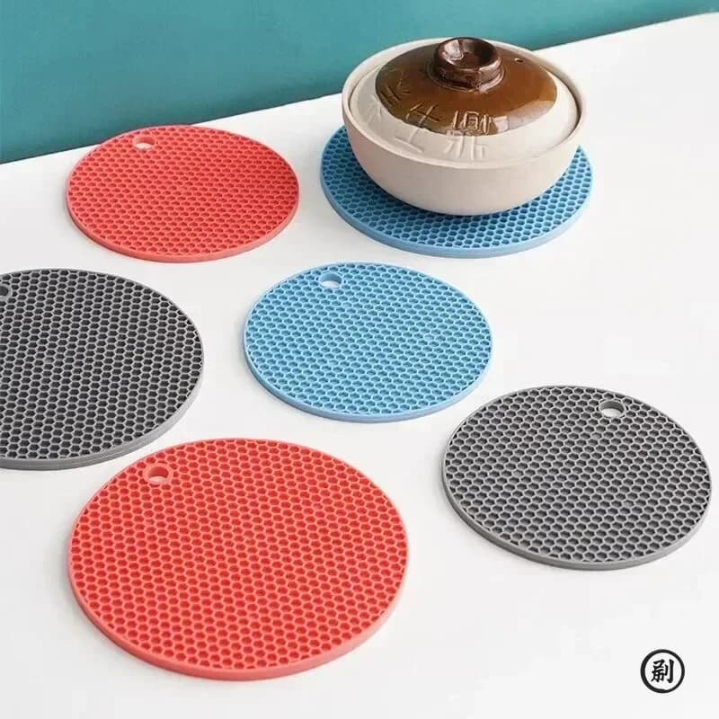Sottobicchieri rotondi in silicone resistente al calore con isolamento 13,5 * 13,5 cm Tovaglietta antiscivolo Accessori da cucina Pentola