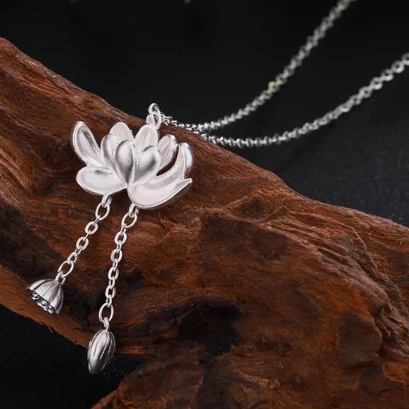 Necklace with tassel flower lotus in Chinese style by popular woman good luck lotus elegant pendant niche accessories new fashion jewelry