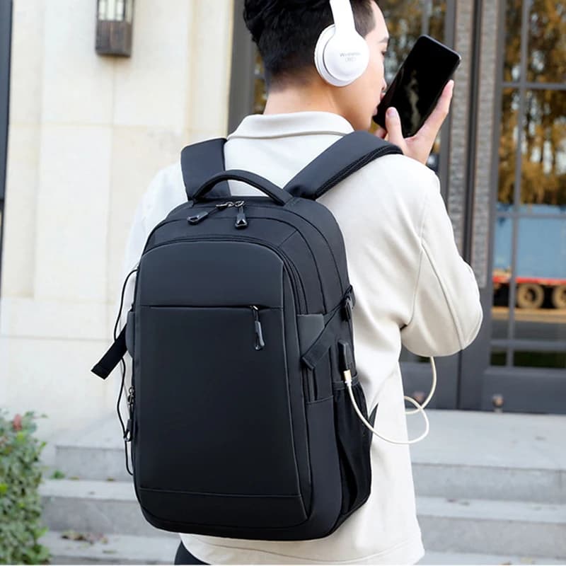 Black Minimalist Casual Commuting Travel Comfortable and Breathable Laptop Large Capacity Laptop Bag Backpack for Men