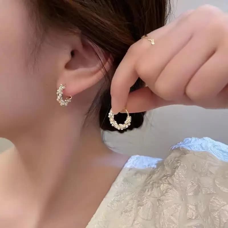 Semplici orecchini rotondi con perle Xiaomi, stile di lusso leggero, alla moda e versatili, accessori di fascia alta per le donne