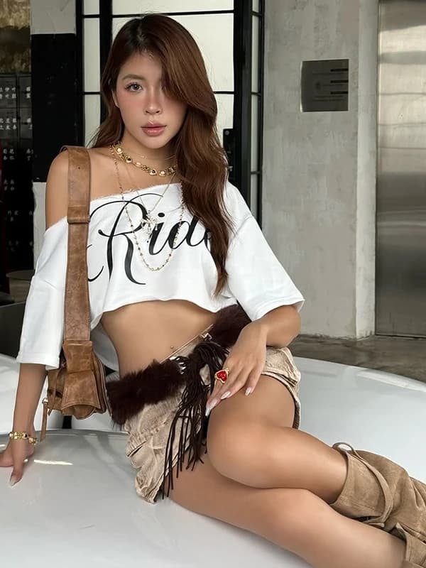 SylCue American Hot Girl Retro Letter Print Asymmetric Short Sleeve T-Shirt Versatile Casual Belly Baring Short Top for Women