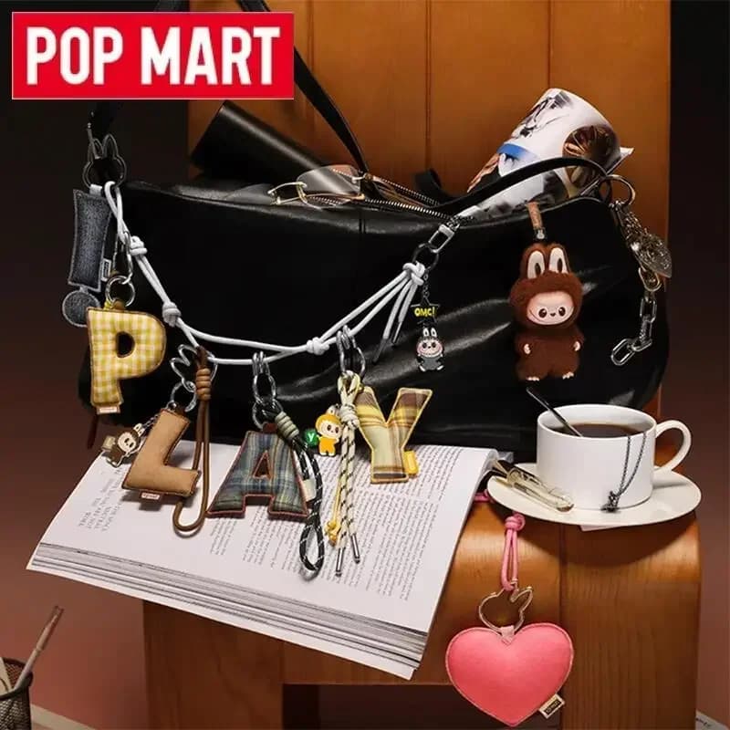 POP MART LABUBU The Monsters Pin for Love Series Lettera Ciondolo Scatola cieca Guess Bag Scatola misteriosa Giocattoli Bambola Anime Figura Ornamenti