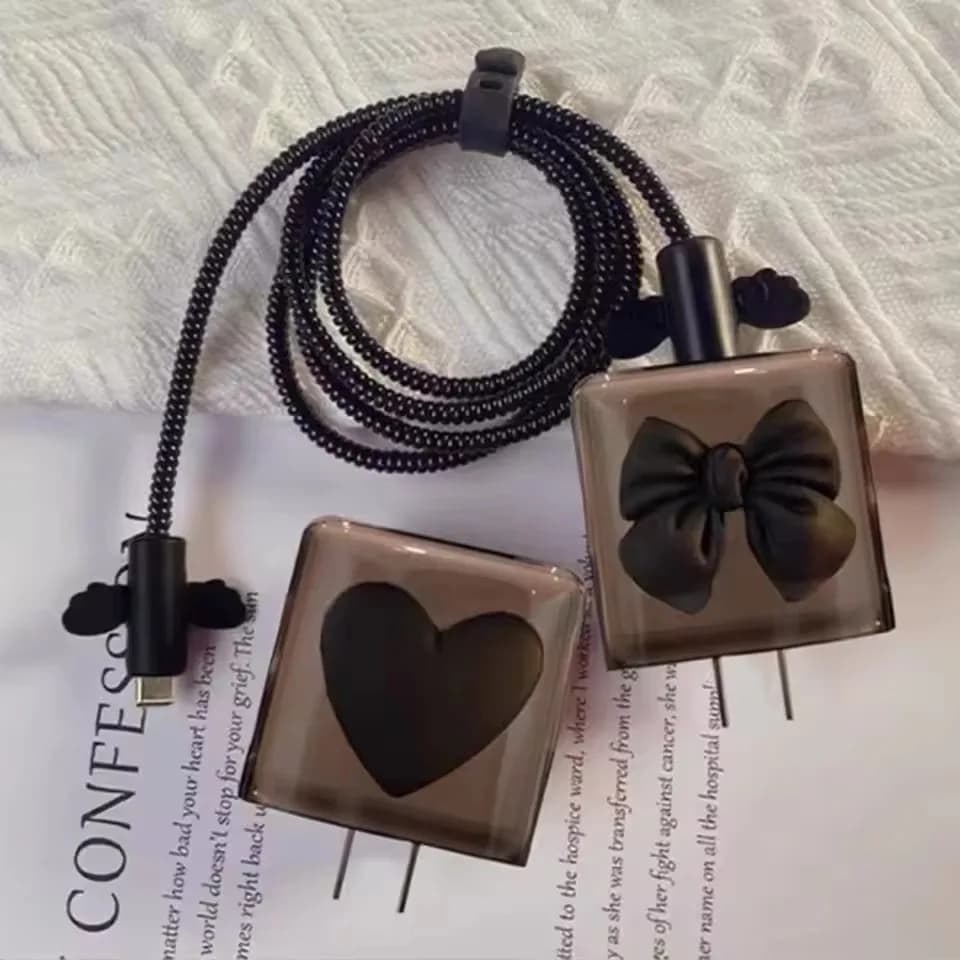 Set di 5 Protezioni per Cavi di Ricarica Black Love Bow, Accessori Avvolgicavo per Caricabatterie iPhone 18/20w, Cover Protettiva
