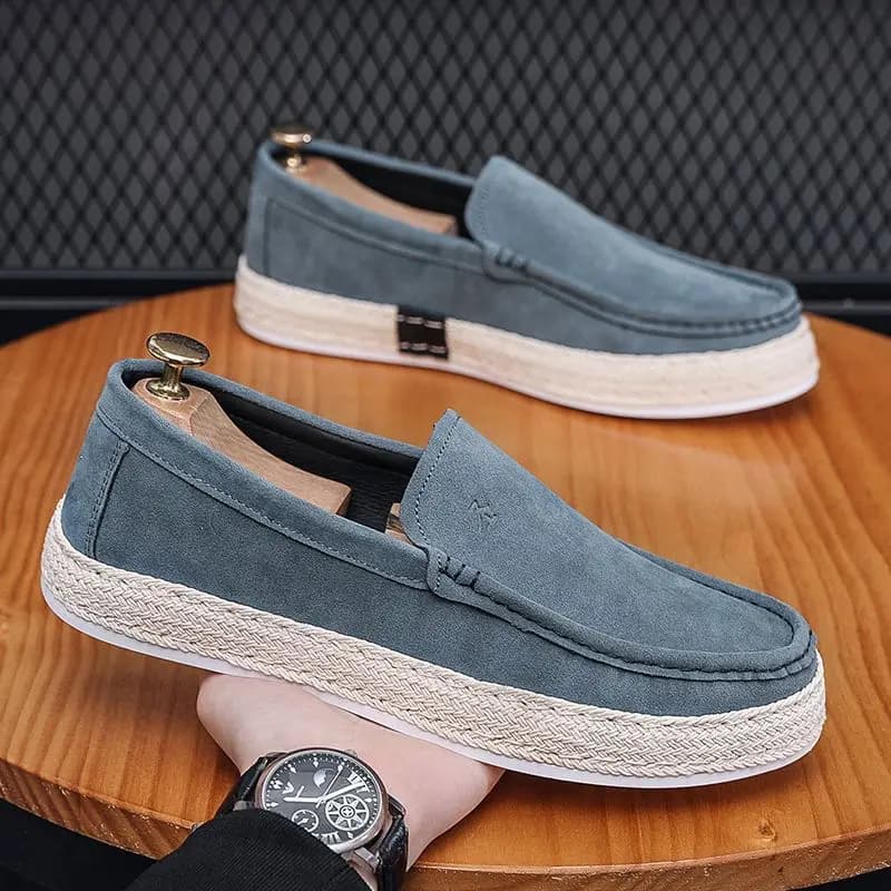Scarpe vulcanizzate da uomo primavera autunno Sneakers uomo leggero Slip-ons Trendy in vendita dogana per il tempo libero prodotti in stile coreano nuovo