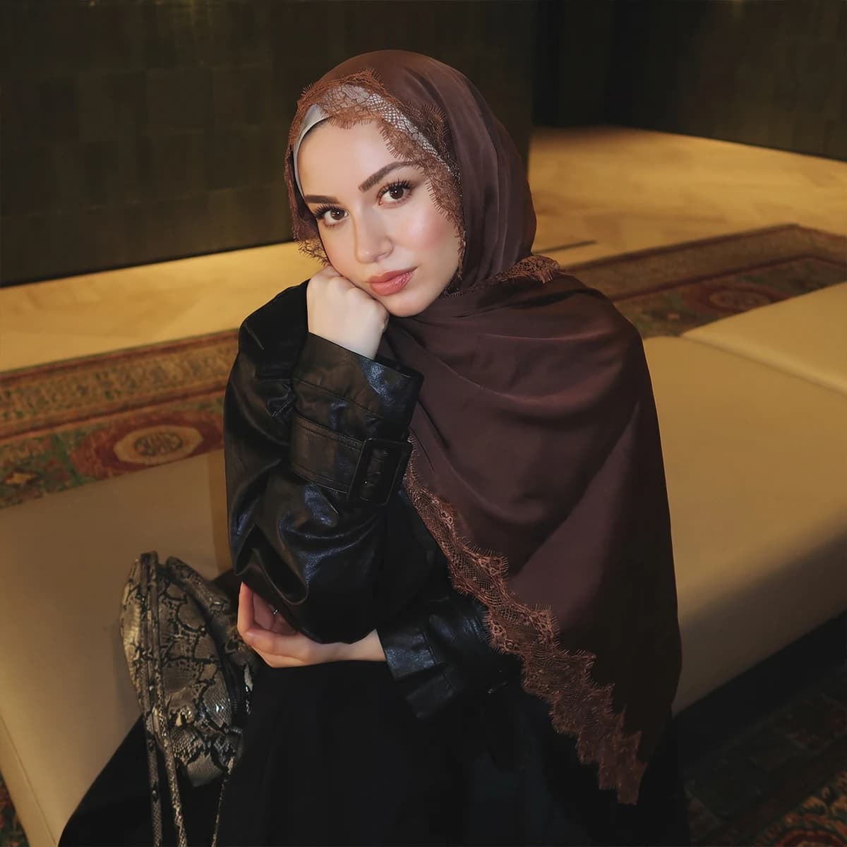 Hijab Musulmano alla Moda, Sciarpa Classica a Pois, Morbida e Traspirante, Bandana Versatile per Ufficio, Lavoro, Shopping e Uso Quotidiano