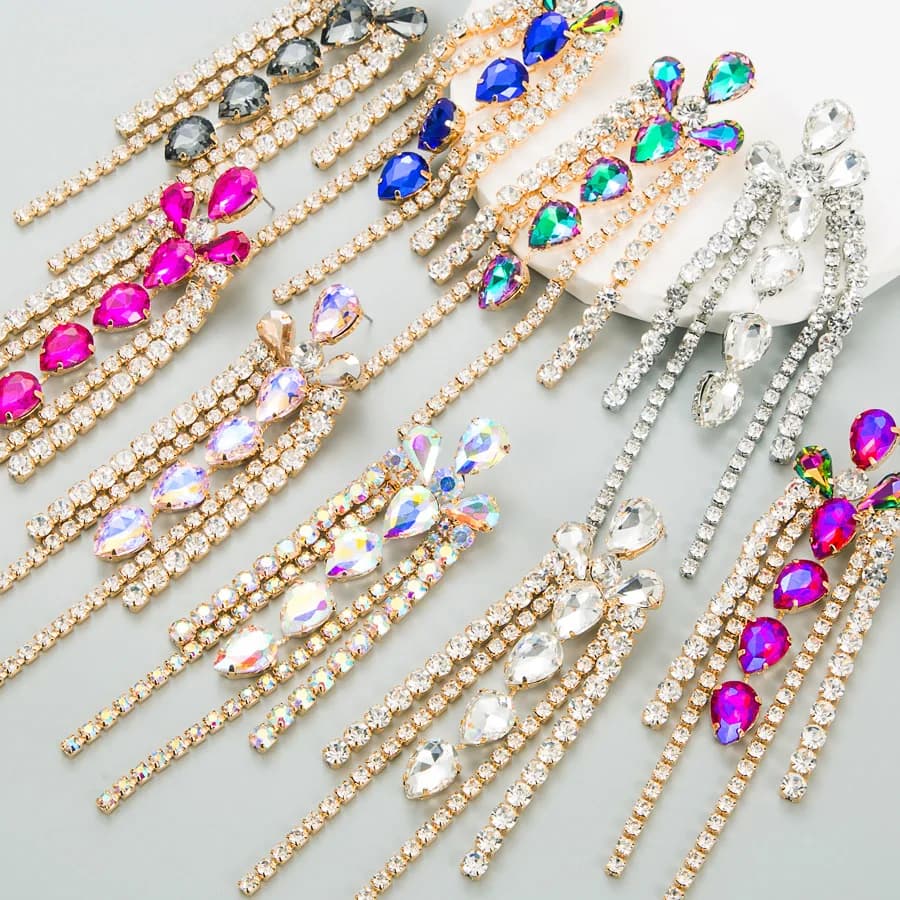 Tassel earrings with multi-layered geometric glass diamonds, exaggerated design, feminine temperament, rich in diamonds.