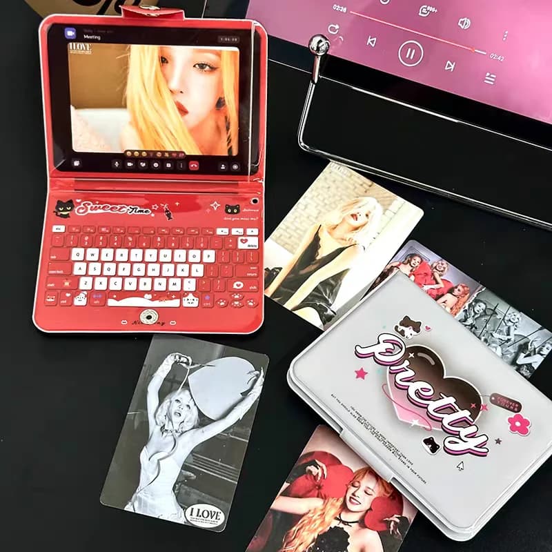 Cornice per foto in PVC a forma di laptop da cartone animato per porta carte Kpop Idol da 3 pollici Custodia protettiva pieghevole per carte Forniture