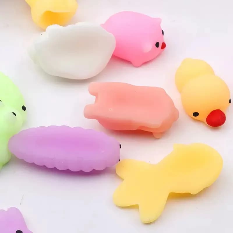 20 Pcs Random Cute Animals Vent and Relieve Stress with Toys and Small Gifts Soft Rubber Animal Pinching
