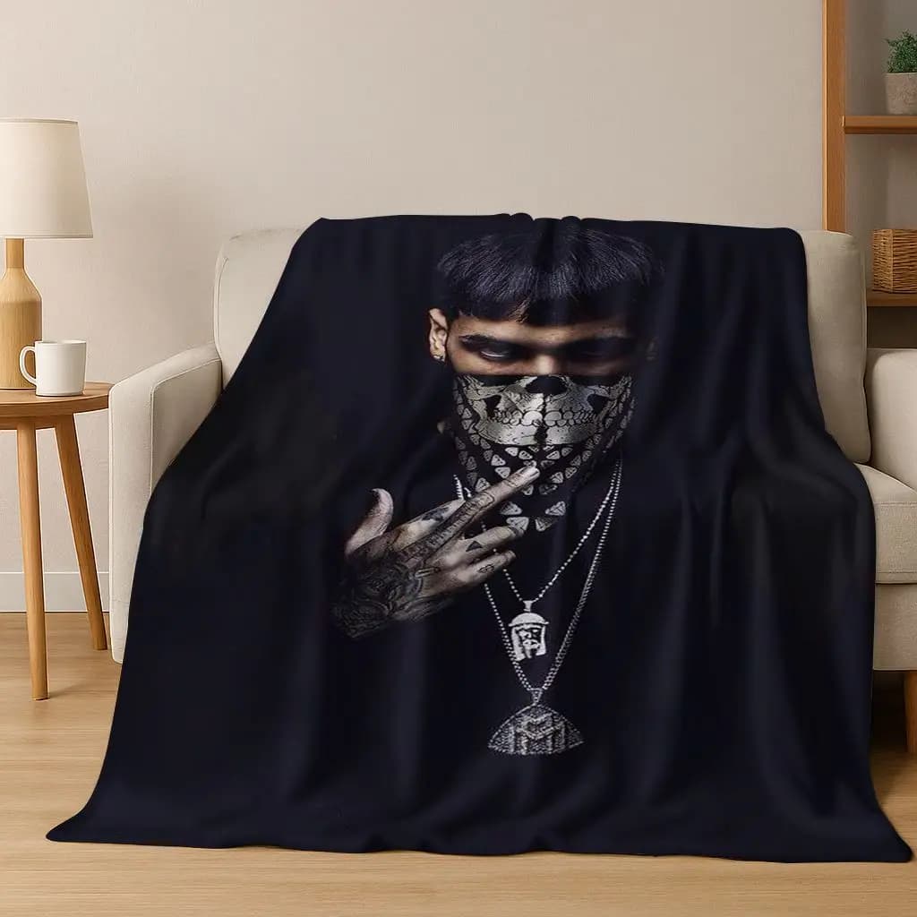 Anuel gratuito AA Rapper Hip Hop Cantante Stella Coperta di flanella Coperta morbida e calda per camera da letto Soggiorno Letto Campeggio Picnic Regalo