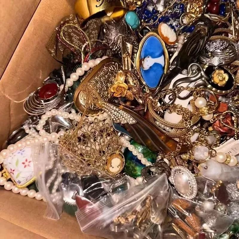 Vintage Mixed Jewelry Bulk Lot Random Necklaces Brooches Earrings Pearl Retro Costume Jewelry Wholesale