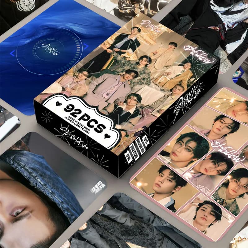 Disponibile 92 Pezzi Kpop Stray Kids skzoo Carte LOMO Bifacciali Nuovo Album Set di Fotocards HD in Scatola Regalo per Fan