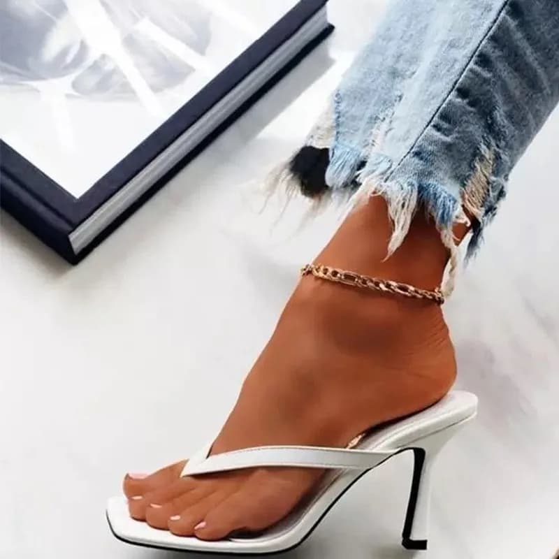 Europa 2026 Pantofole estive Moda donna Tacchi sottili sexy Infradito Scarpe da donna con tacco alto per donna Plus Size 43 Pantofola da donna
