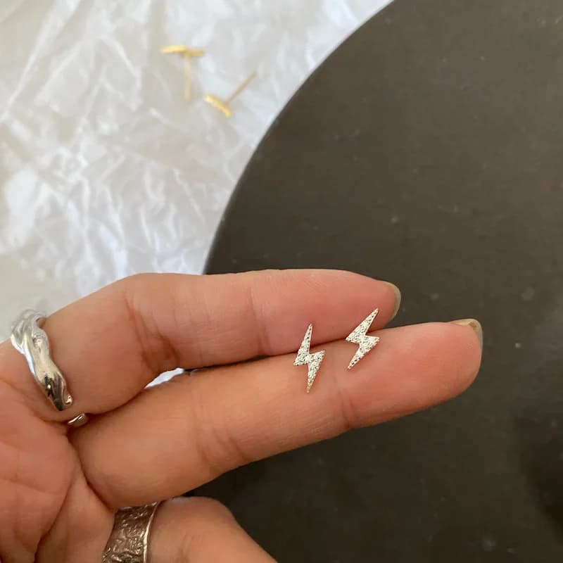 1 Paio di Orecchini a Perno in Acciaio Inossidabile per Donne, Gioielli Trendy, Orecchini a Fulmine Dorati per Adolescenti, Ear Cuff