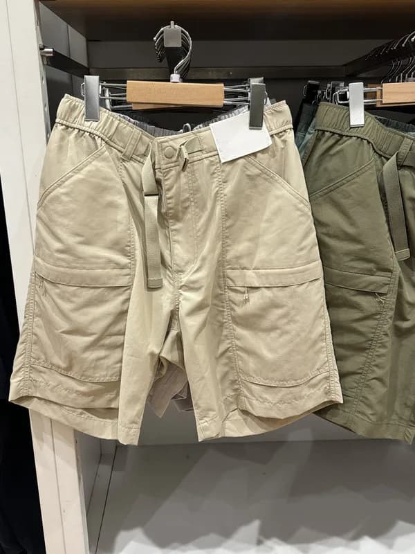 Pantaloncini da Uomo Casual in Nylon ad Asciugatura Rapida, Nuovo Stile Estivo 2026, con Tasche, Gamba Dritta, Traspiranti, Business Casual