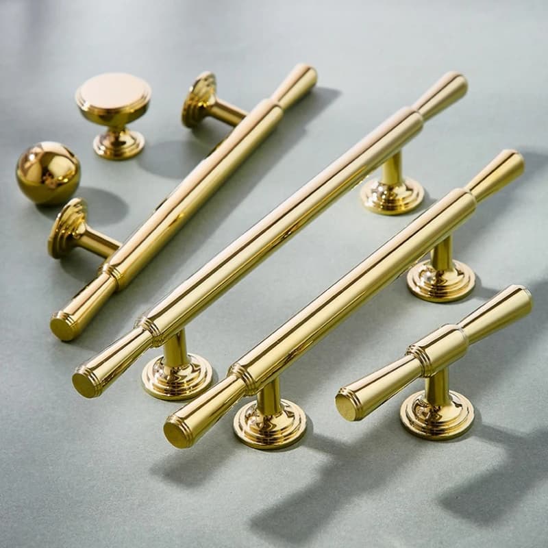 Maniglia per porta dell'armadio in oro brillante Maniglie per guardaroba in ottone Manopole a foro singolo per scarpiera Armadi per vino e cassetti Ferramenta per mobili