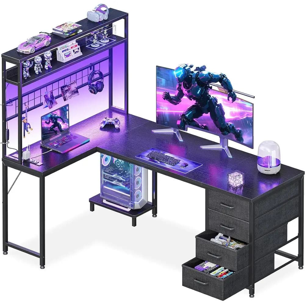 Scrivania da Gaming a L con 4 Cassetti, Scrivania con 59 Luci LED, Prese di Corrente, Mobiletto e Scaffali, Scrivania Nera per Ufficio Domestico con Pannello Forato a Griglia