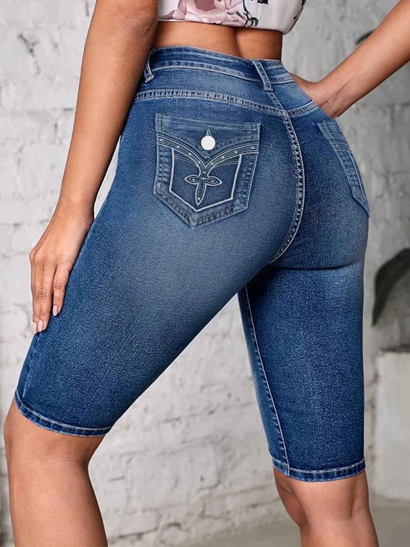 Jeans in denim a vita alta taglie forti per donna Tasche alla moda con ricamo Jeans in denim a cinque quarti dimagranti lavati