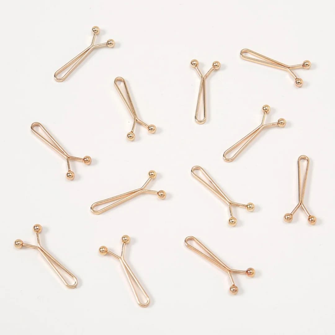 Wholesale 12 pcs/Bag Scarf Clip Spilla Color Spills Solid Decorated Accessories For Women Shape Hijab Slips Clip 2.3*1.5 cm
