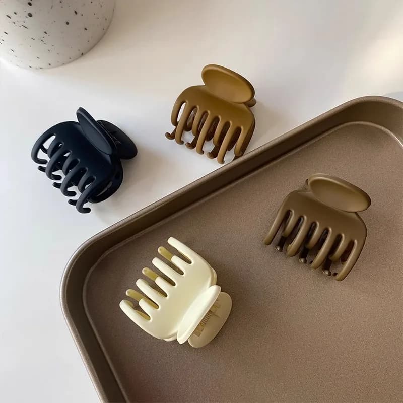 Women's 4cm Milk Coffee Hair Grab Small Frosted Grab Clip Shark Hair Clip Cute Accessory Solid Color Series Simple Fashion Funny