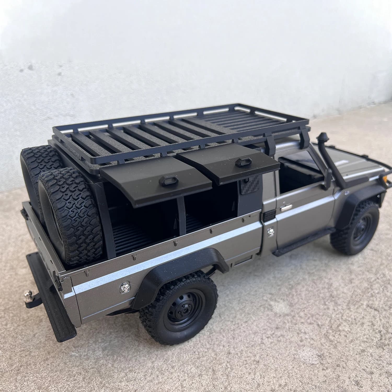 MN 82 Aus Style Heavy-Duty Rear Cargo Box with Open/Close Function for 1/12 Scale MANNIU MN82 LC79 RC Pickup Truck Upgrade Parts