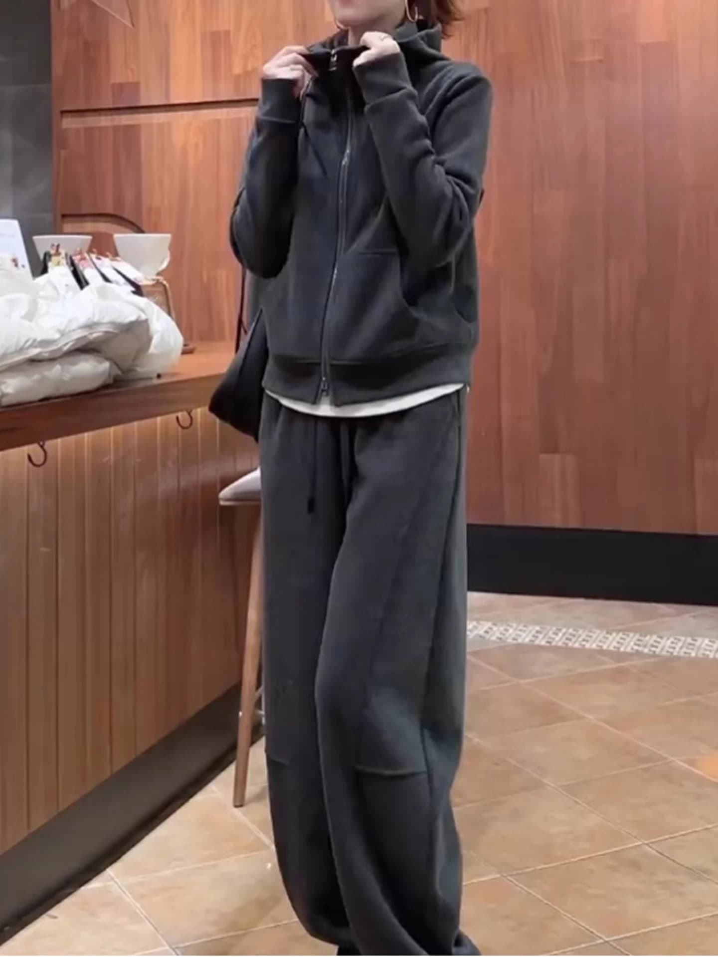 Fashionable Korean Style plus Size Sportswear Set with Wide Leg Pants Trendy Two Piece Suit for plus Size Women Autumn Winter