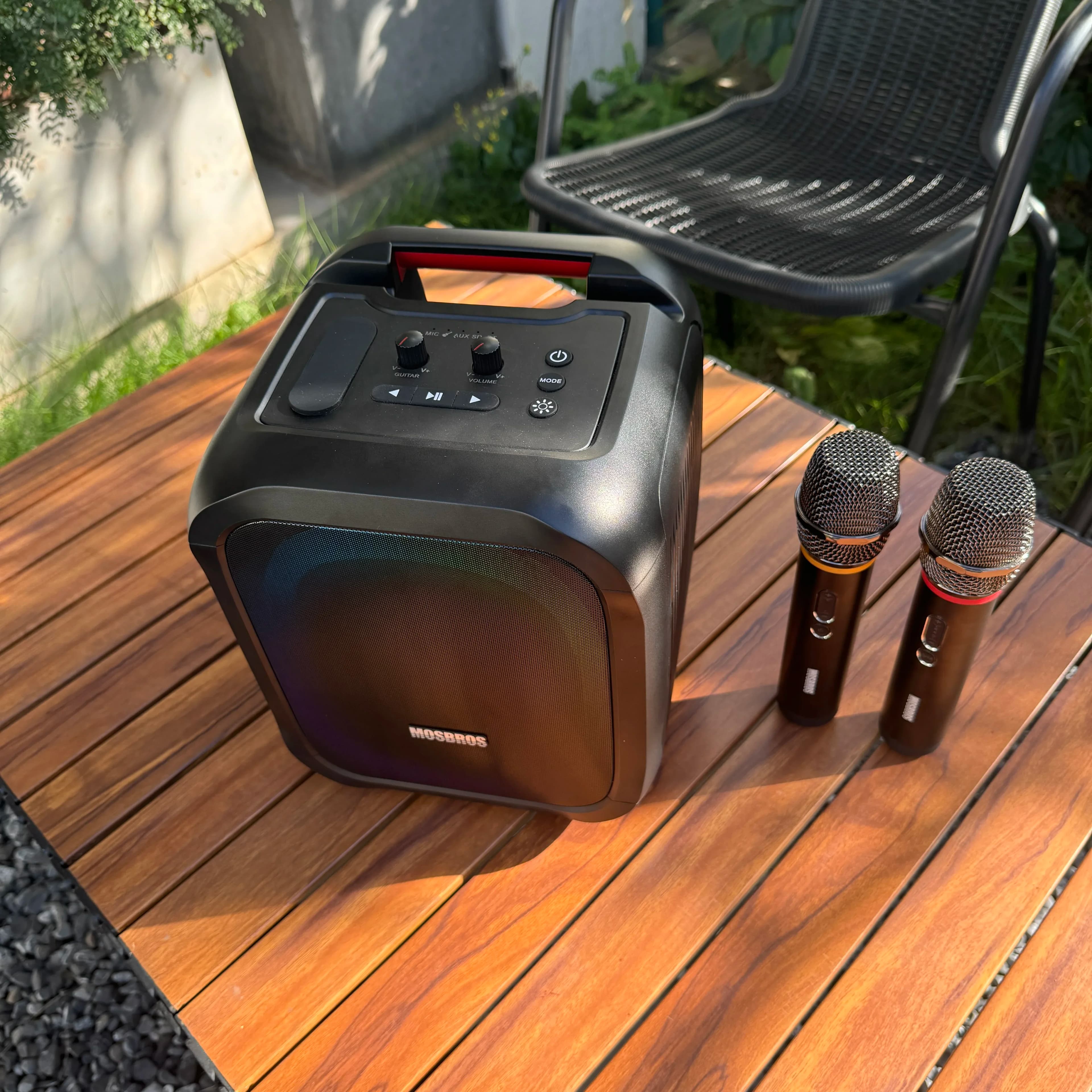 Macchina per karaoke con luce RGB Mosbros Karabass 7K con 2 microfoni wireless, macchina per karaoke portatile per adulti e bambini