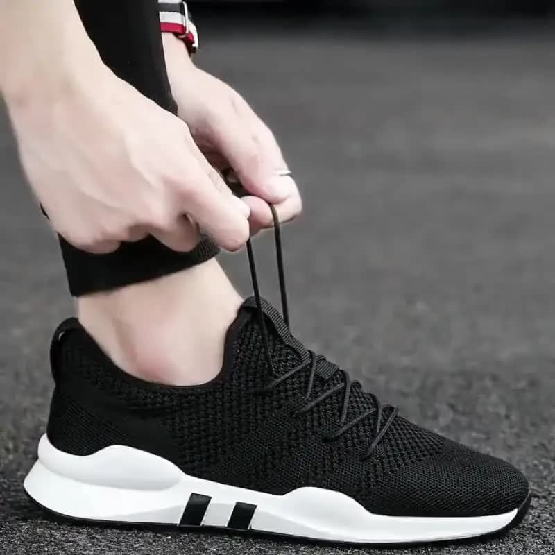 Scarpe casual da uomo nuove Scarpe sportive da passeggio traspiranti per esterni Scarpe da corsa antiscivolo da uomo Sneaker da uomo versatile alla moda Homme