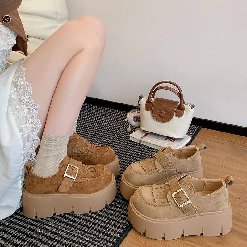 2025 Nuovi mocassini Scarpe da donna Appartamenti Piattaforma Scarpe sportive casual Abito Moda Sneakers in pelle scamosciata Designer Scarpe comode