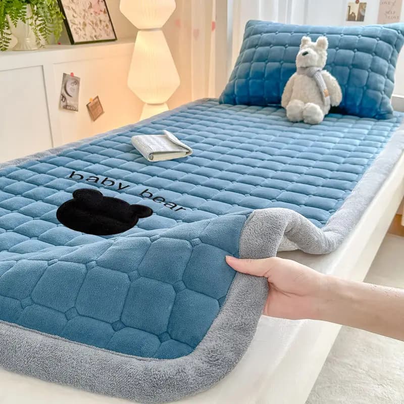 Nuovo lenzuolo con angoli morbido e spesso con fasce elastiche Coprimaterassi regolabili antiscivolo Materasso caldo addensato per letto singolo