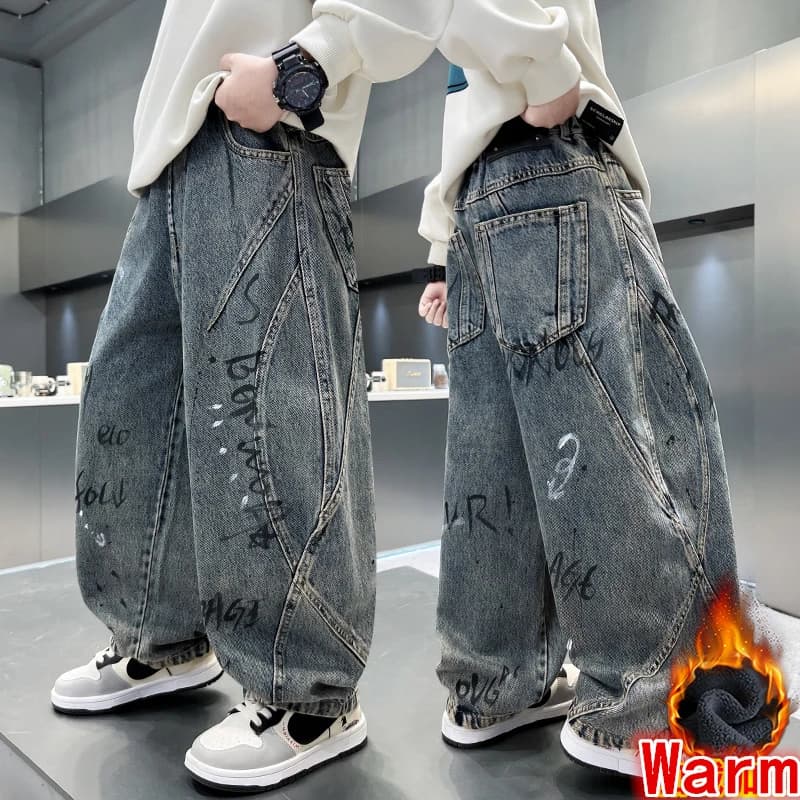 Jeans invecchiati isolati caldi invernali per bambini con lettera per pantaloni in denim termico spesso da ragazzo Pantaloni larghi foderati in velluto a coste per bambini