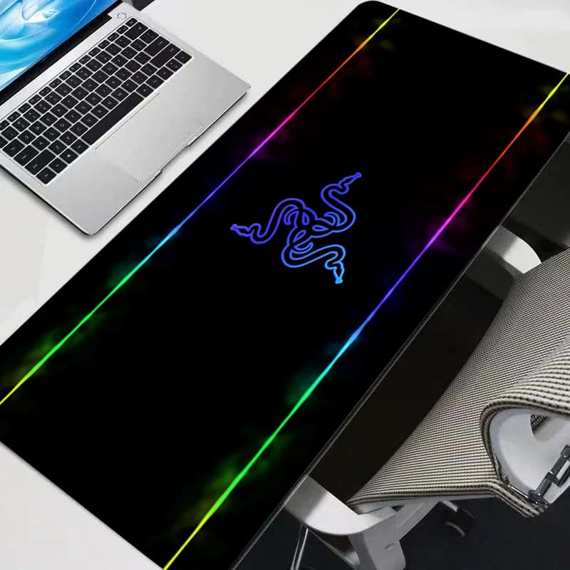 Tappetino per mouse Razer di moda di lusso per laptop da ufficio in gomma Anime Gaming Accessori per PC Tappetino per mouse Tappetino per tastiera antiscivolo Tappetino per tablet