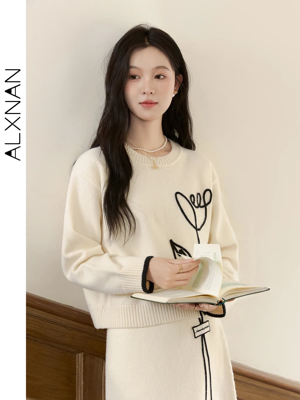 Maglione da Donna ALXNAN Albicocca con Ricamo 3D a Tulipano, Girocollo, Pullover Casual Primavera 2026, Manica Lunga L50912