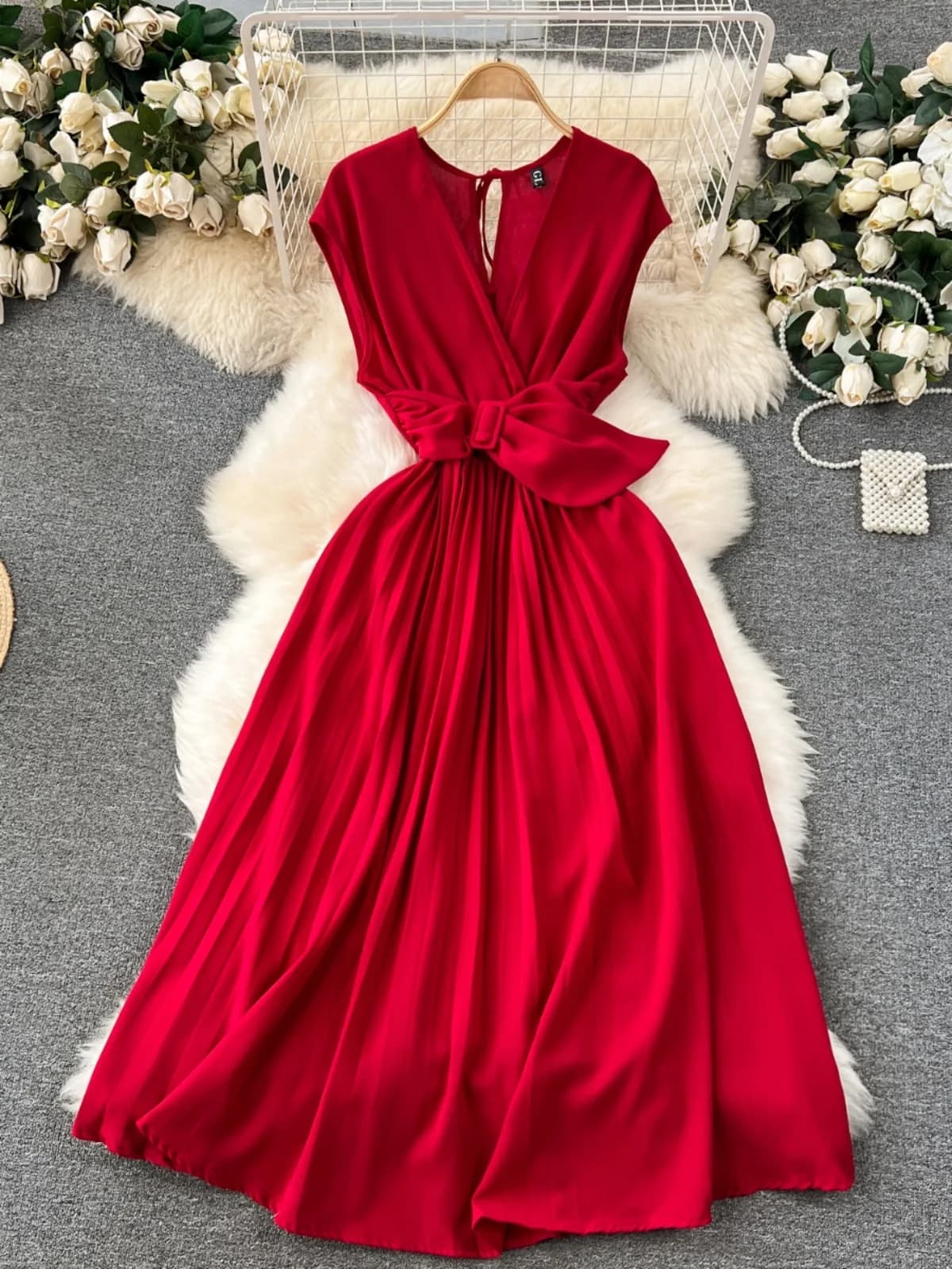 Abito Nuovo Stile Primavera Estate Elegante con Scollo a V, Gonna Midi a Pieghe Arancione Peonia, Modellante e che Valorizza la Silhouette, Moda Donna