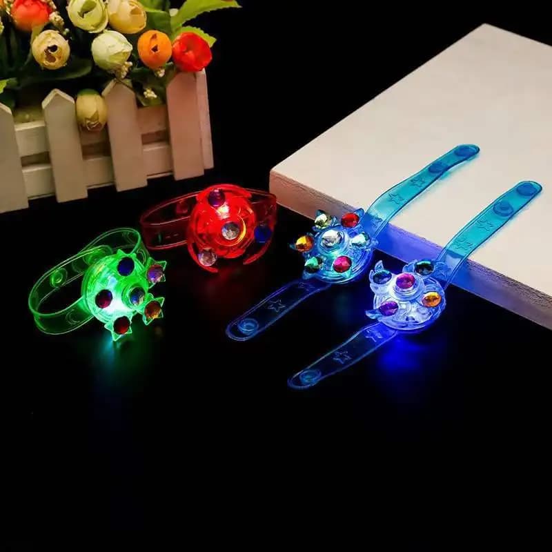 Braccialetti con spinner luminosi a LED Bomboniere per feste di compleanno per bambini Riempitore per sacchetti regalo Regalo per ospiti Forniture per feste luminose Giocattolo agitatore