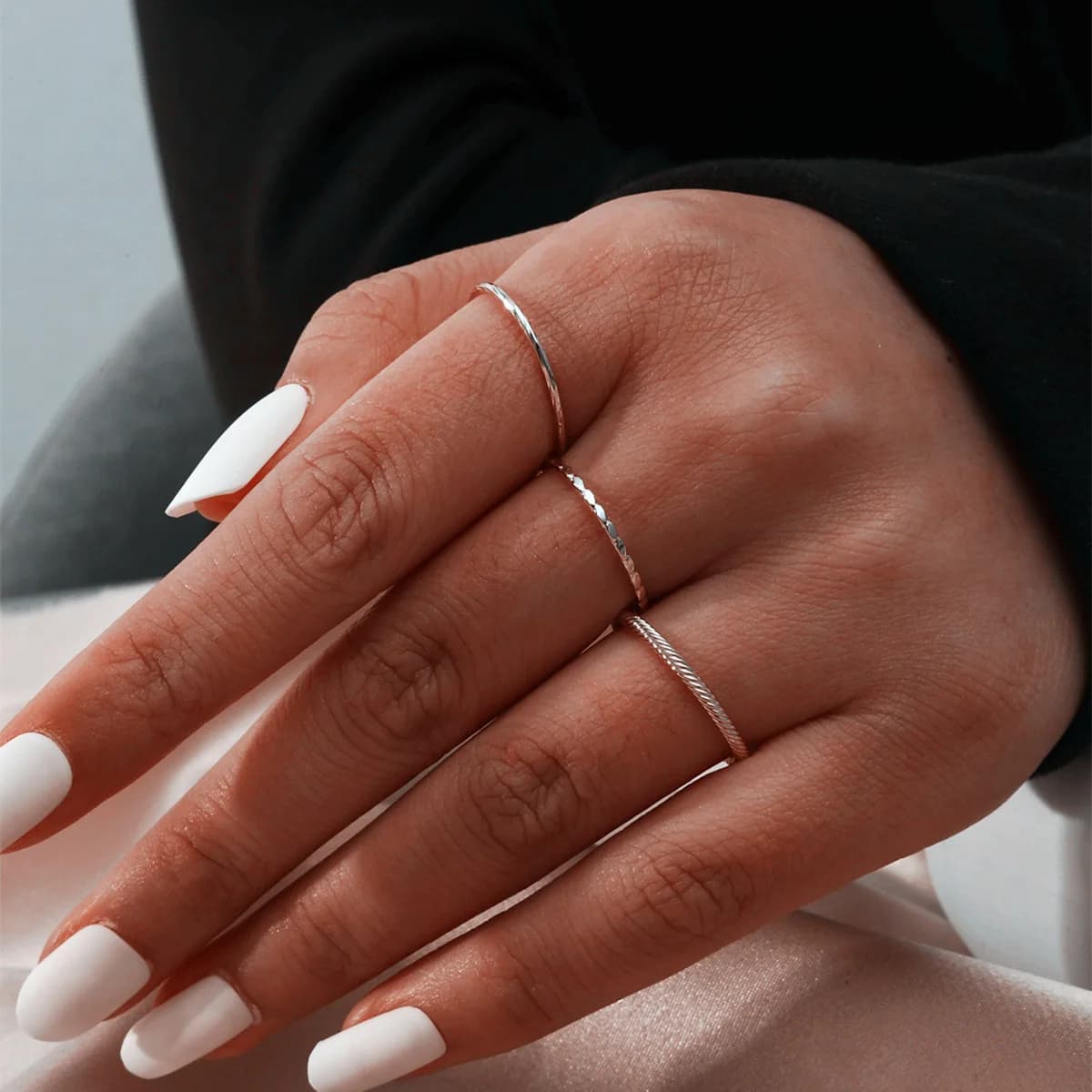 Anello semplice ed elegante dal design minimalista, anello da donna di lusso discreto, anello aperto personalizzato per l'indice.
