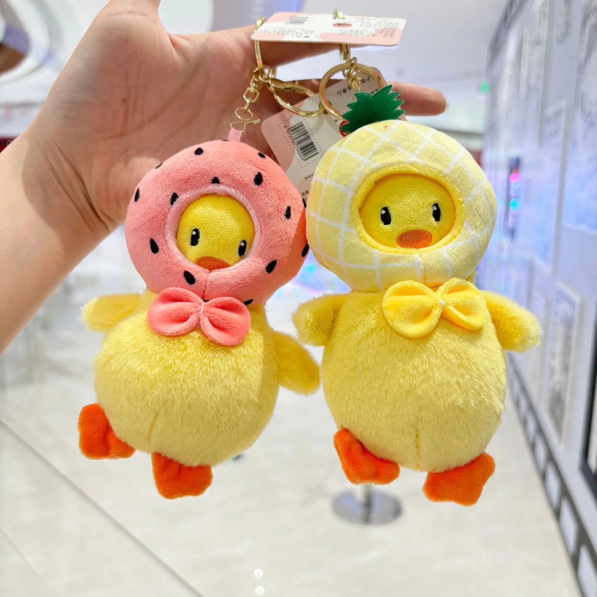 Super carino cappello di frutta anatra ciondolo in peluche nuovo portachiavi fashione zaino decorare ciondolo bambola