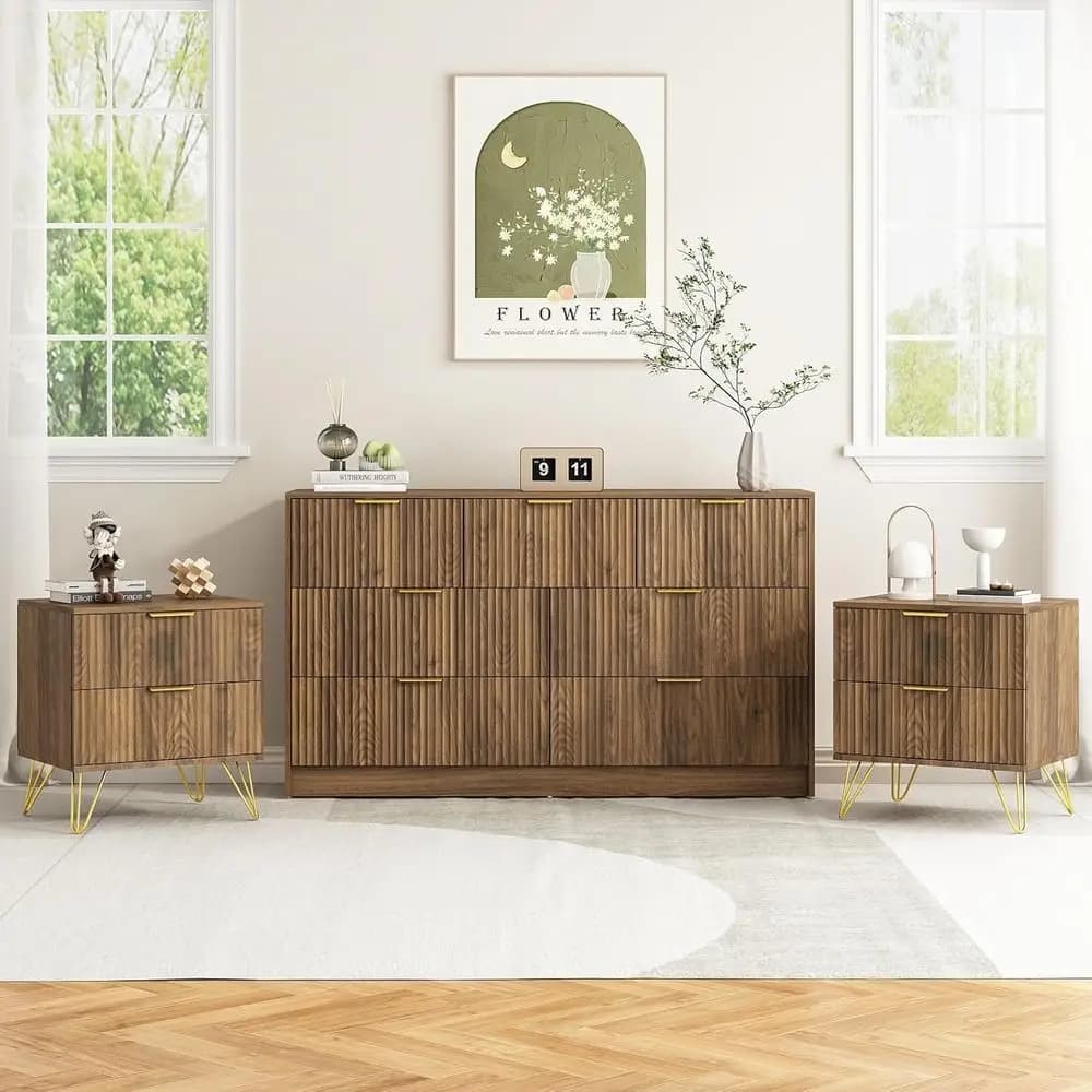 Set Camera da Letto 3 Pezzi con 2 Comodini e Cassettiera a 7 Cassetti con Maniglie Dorate, Cassettiera in Legno, Armadio Century, Finitura Naturale