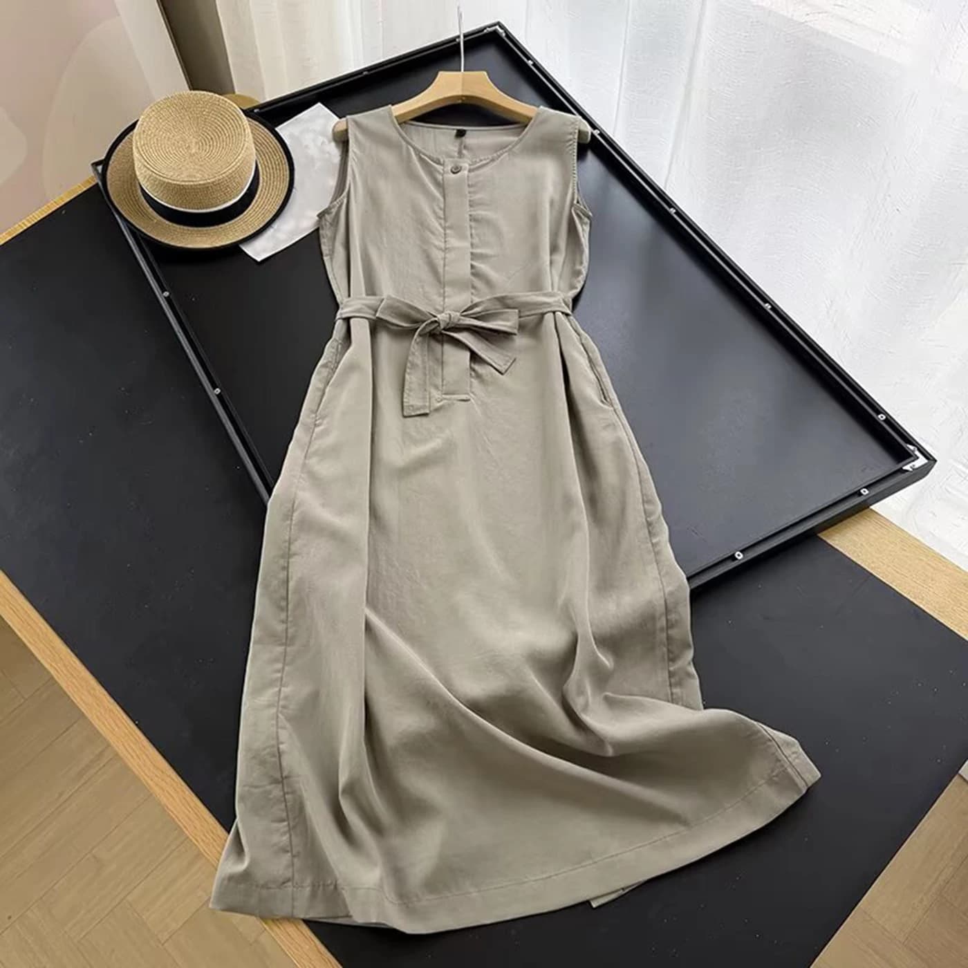 Women's Old Money Style Mixed Fiber Waist-Cinching Long Dress with Belt round Neck Sleeveless A-Line Skirt Casual Loose Fit