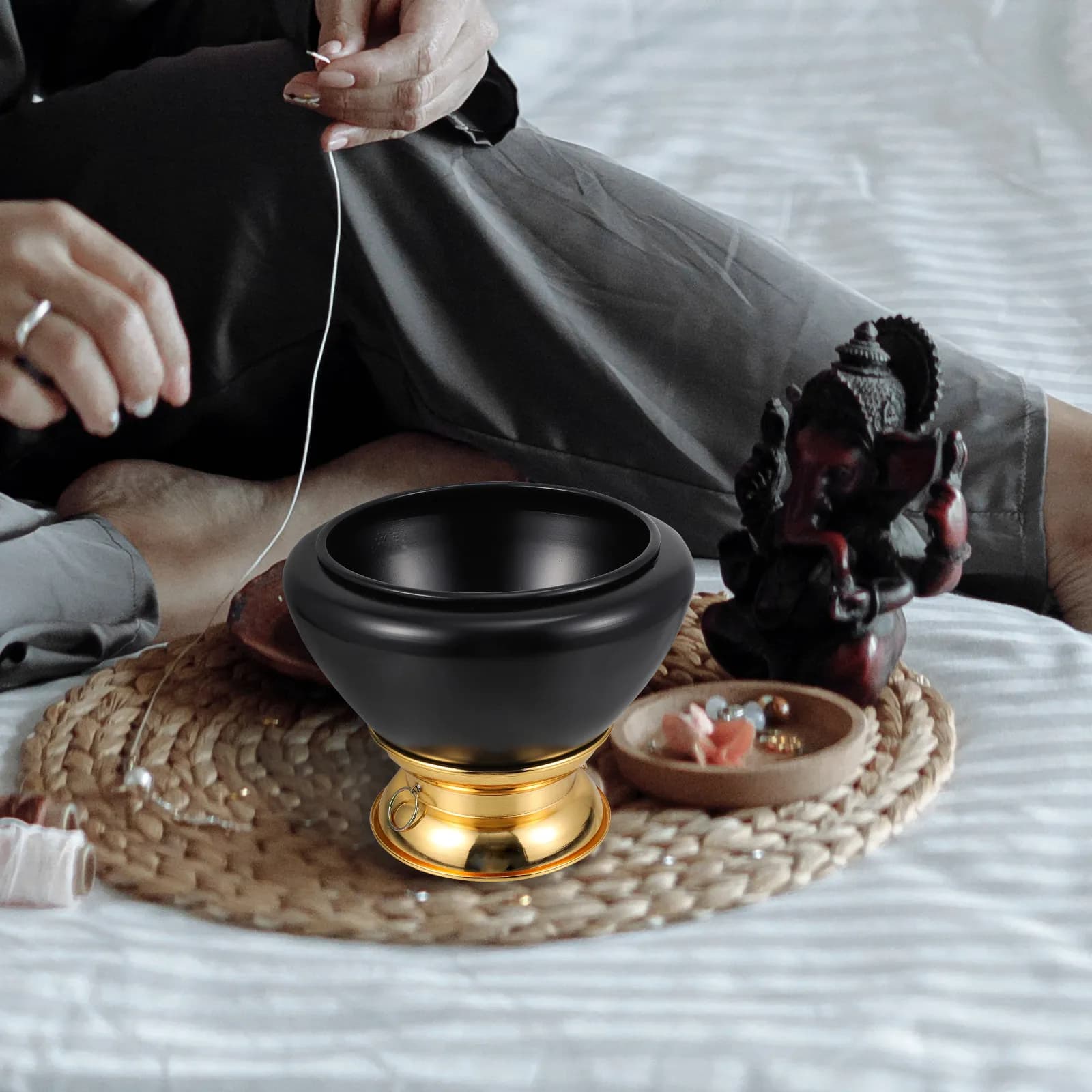 1Pcs Tibetan Singing Bowl Handcrafted High-Quality Brass Meditation Yoga Bowl for Relaxation Sound Therapy Home Decor Buddhism