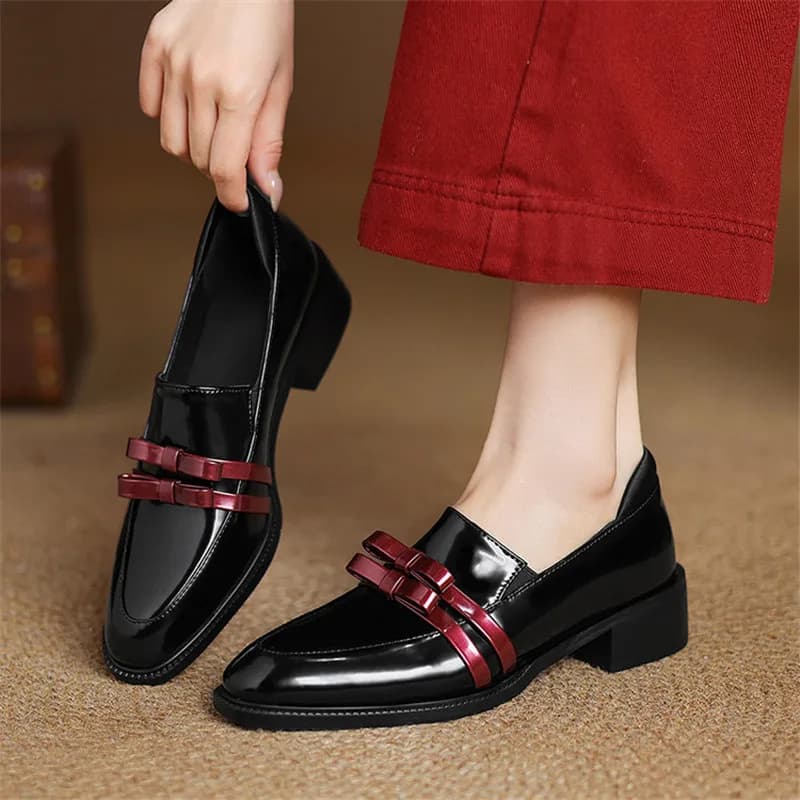 Nuove scarpe da donna in pelle verniciata primaverile scarpe da donna con punta quadrata scarpe da donna mocassini con tacco grosso scarpe casual in pelle di pecora