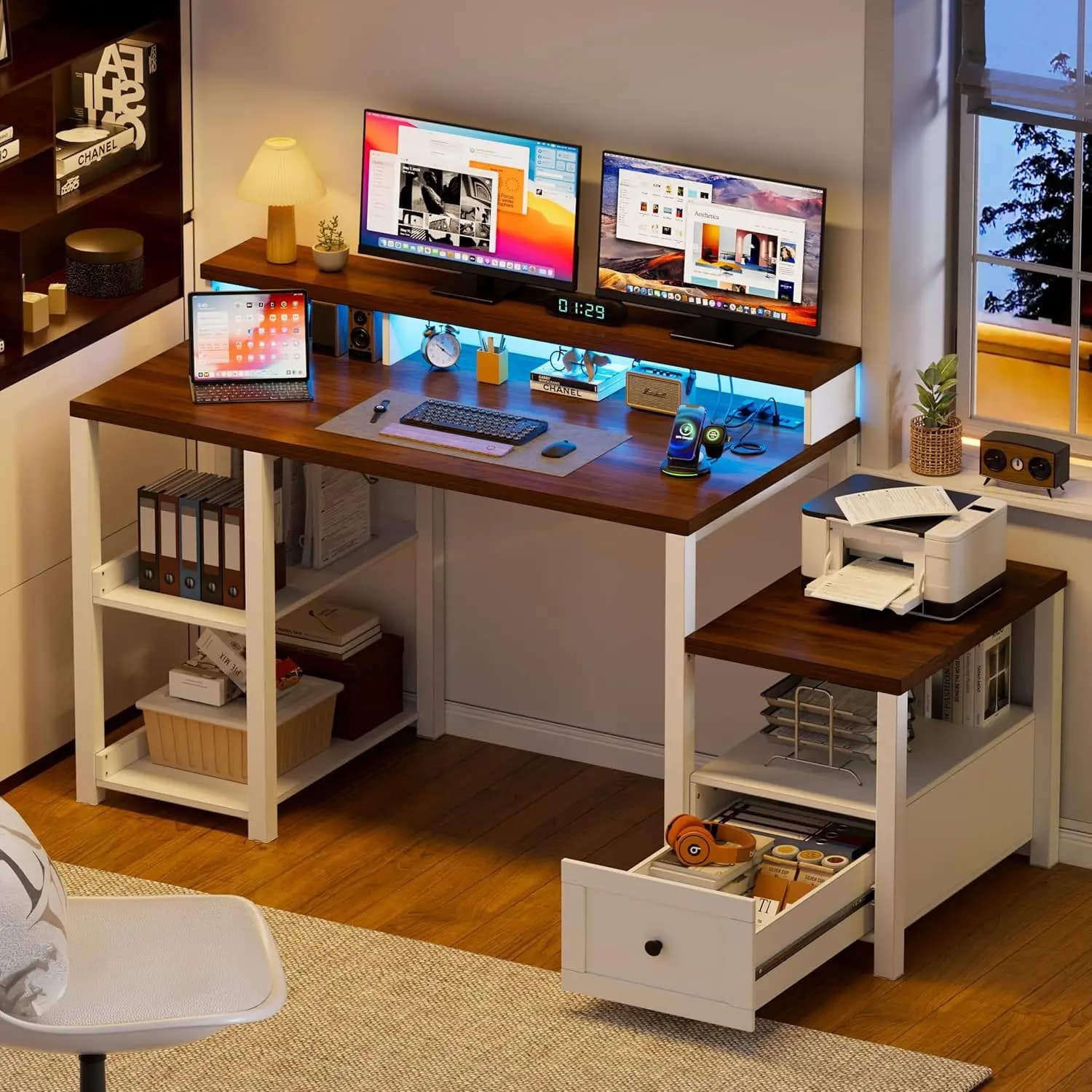 Scrivania per computer da 61,2 pollici con cassetto e prese di corrente, scrivanie da ufficio ergonomiche per fattoria con supporto per monitor lungo, tavolo per computer in legno con