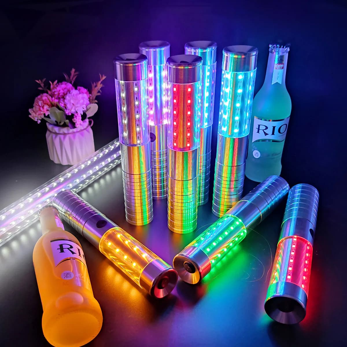 Rechargeable LED Flashlight E2, Luminous Sticks for Atmosphere, Champagne and Wine Bottle Light, for Discos, KTV, Bar, Bright Stick Stroboscopic