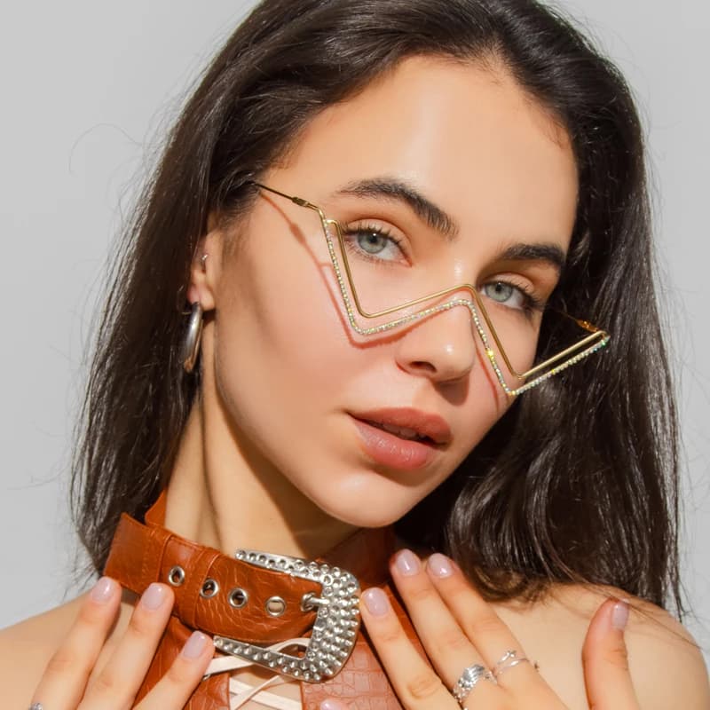 Montature per occhiali da sole in cristallo di nuova moda per donna Occhiali da vista con piccoli diamanti Linea con montatura in lega Occhiali punk a mezza montatura