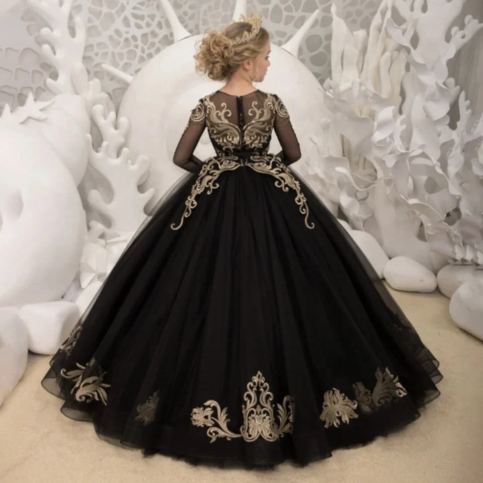 Abito da ragazza di fiore nero personalizzato per abiti da ballo per prima comunione in tulle gonfio con applicazioni dorate a maniche lunghe per feste di compleanno