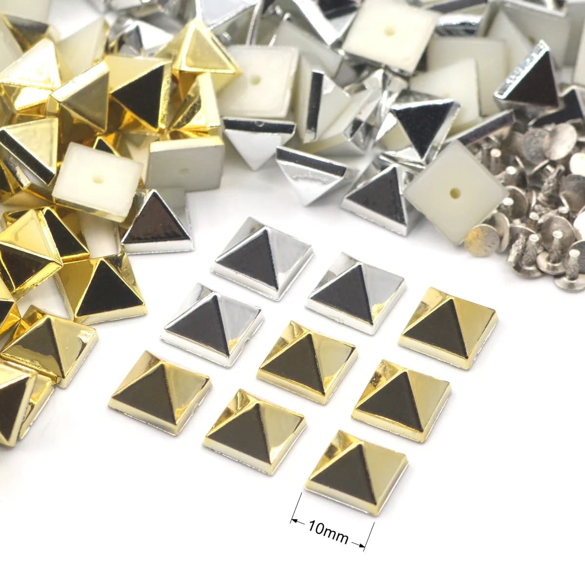 KALASO 50 Set 10mm Argento Placcato Oro ABS Piramide Quadrato Punk Borchie Rivetti Spikes Per Scarpe Borsa Indumento Decor Mestiere Fai Da Te