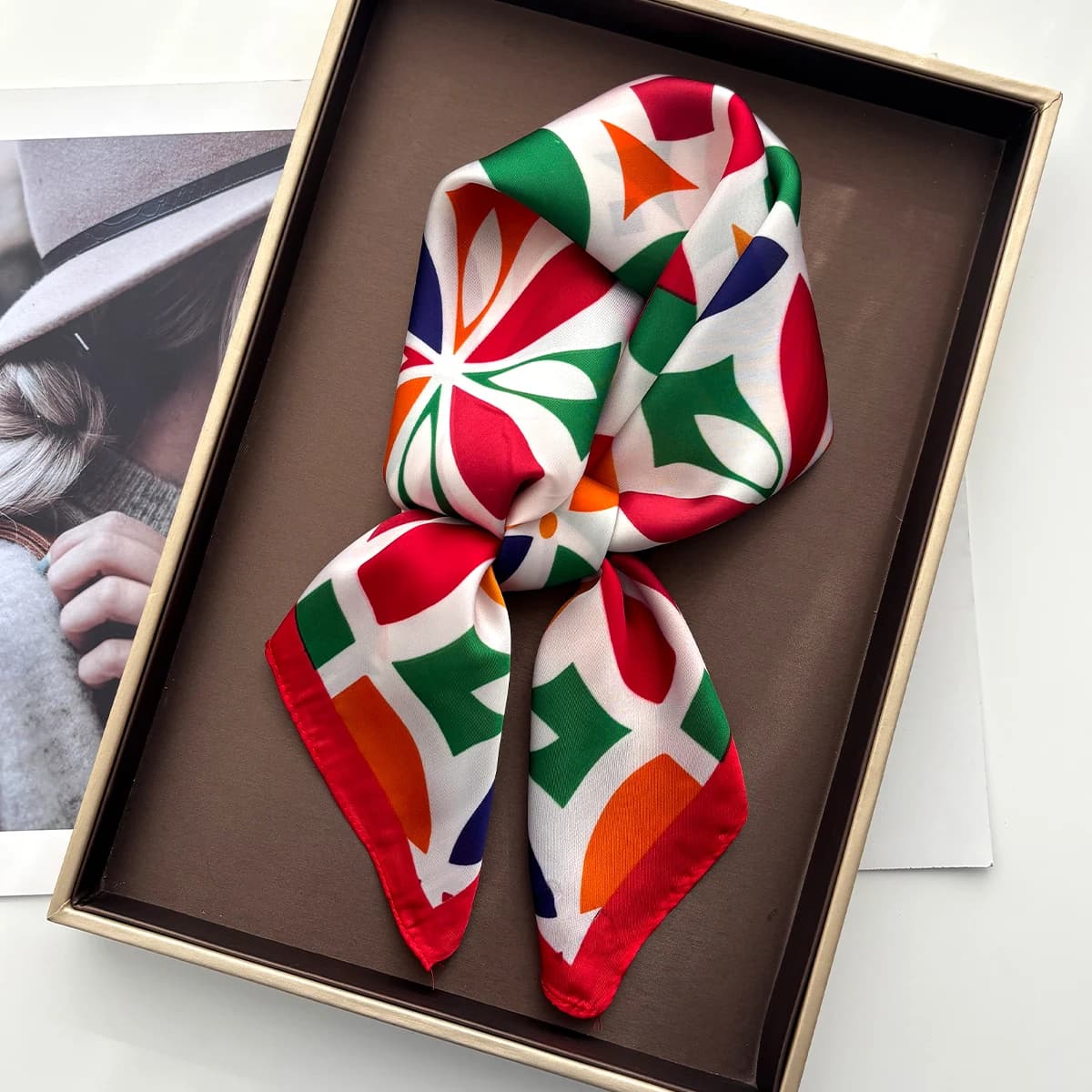 Elegante Foulard Quadrato Stampato per Donne, Sciarpe in Finta Seta, Bandane di Lusso, Hijab, Fazzoletto da Collo, Scialle Elegante per Viaggi